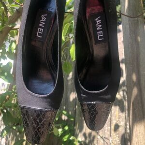 Van Eli Cap Toe Black pumps. 7 1/2